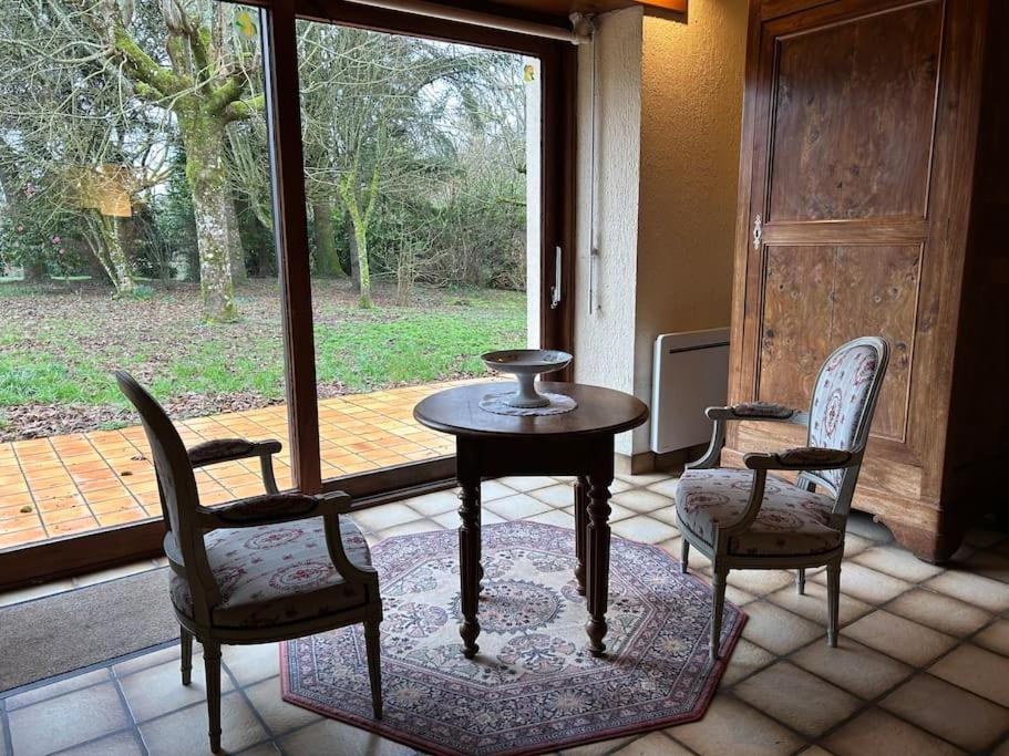 Maison Paisible Avec Lac Prive Secondigny Exterior foto